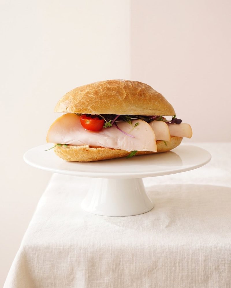 Ganzes belegtes Brötchen - Putenbrust