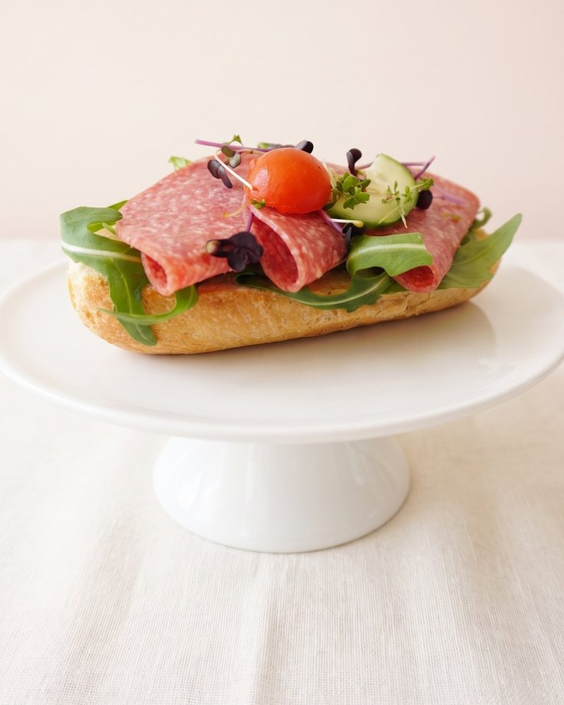 Halbes belegtes Brötchen - Salami