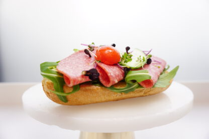 Halbes belegtes Brötchen - Salami