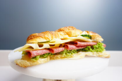 Belegtes Mini Croissant - Emmentaler & Salami